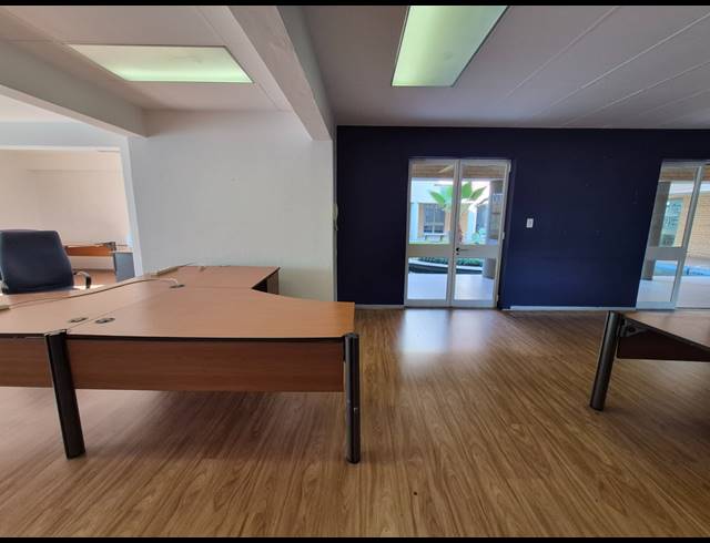 117M² OFFICE TO LET IN RIVONIA